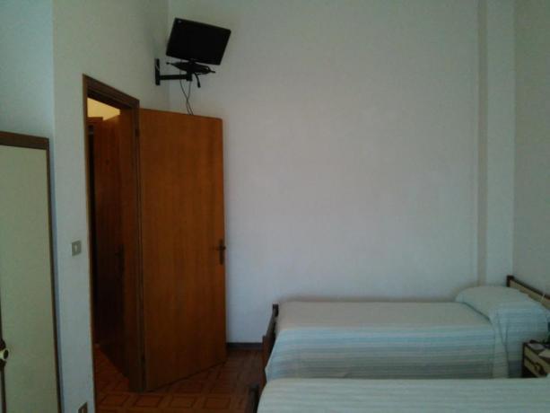 Camera doppia con TV vicino Cagliari
