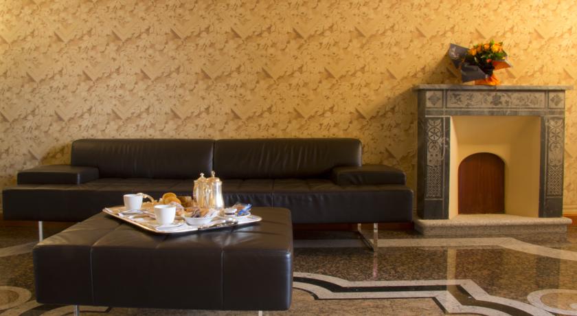 Reception del Relais Lago D'Orta ****