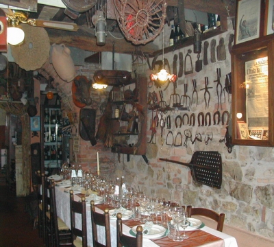 Capodanno in agriturismo con appartamenti e ristorante sul lago ... Arredamento ristorante rustico