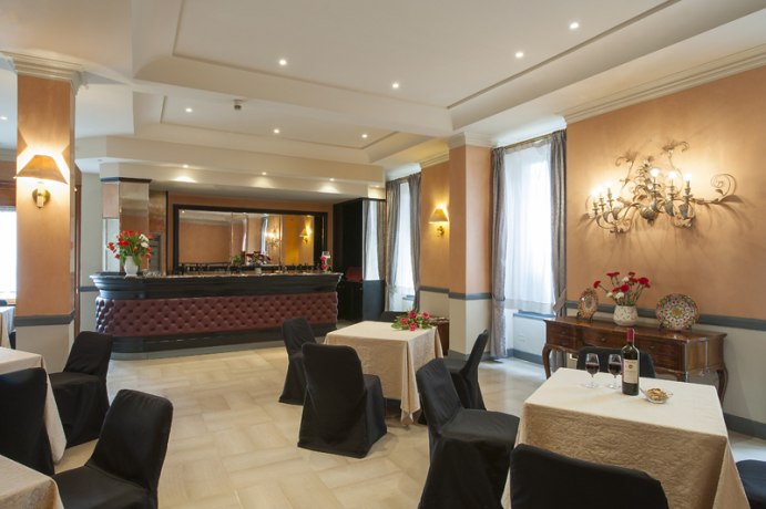 Sala Ristorante dell'hotel a Foligno in ambiente elegante
