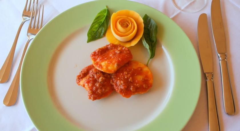 Piatti tipici dell'azienda agrituristica biologica di Tortora