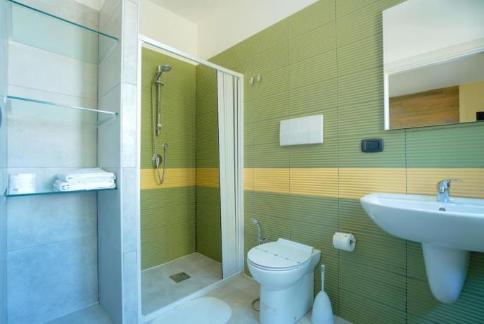 Spazioso Bagno in camera: Fruit Village Emmanuele 