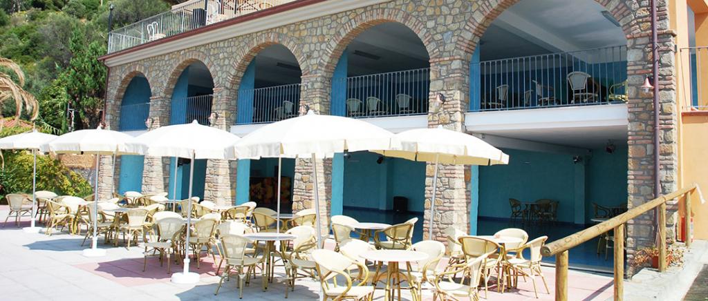 Villaggio con Animazione Piscina Spiaggia a Palinuro