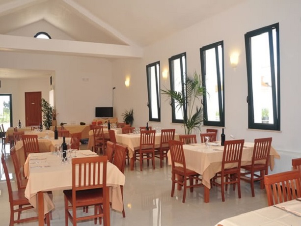 Villaggio con Ristorante Alimini, Salento 