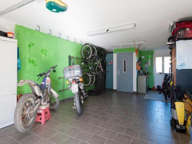 B&B con deposito notturno mtb, e-mtb e moto