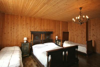 Chalet con letto in stile 