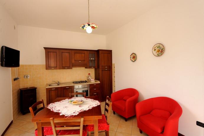 Cucina Appartamento Rubino agriturismo vicino Fonti Clitunno