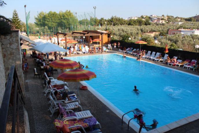 Residence vicino al Mare del Gargano Piscina Miniclub