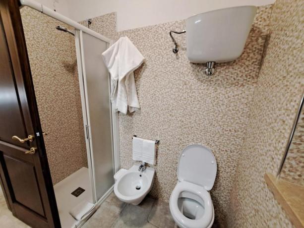 Bagno con doccia in appartamento Vista Spello 