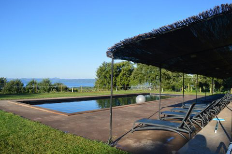 Appartamenti e piscina a pochi passi dal Lago