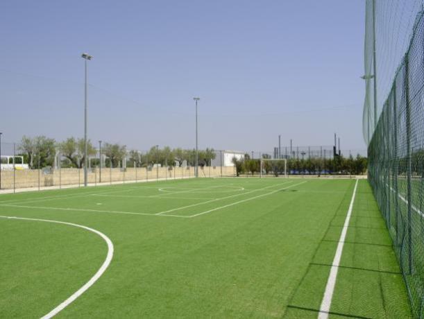 Spazioso Campo Sportivo per Calcio 