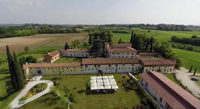 Relais 4 stelle sul LagodiGarda con Piscina