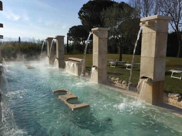 Piscina termale esterna presso hotel viterbo