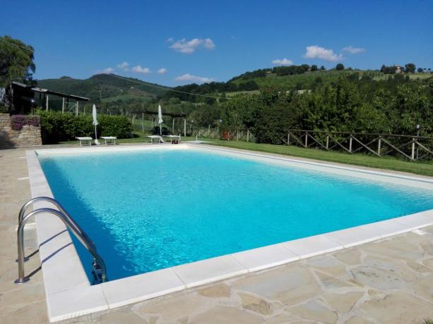 Piscina in Agriturismo vicino Lago Trasimeno 