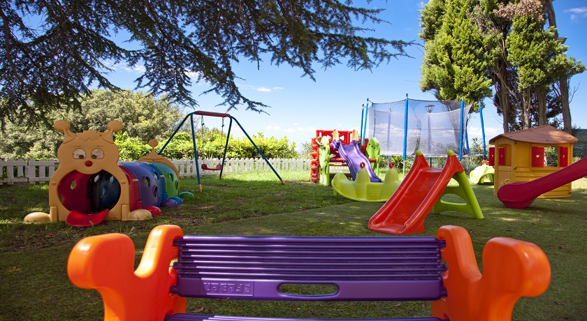 Giardino e giochi per ragazzi