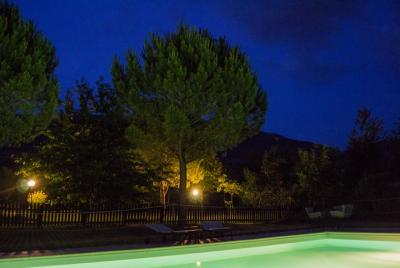 Agriturismo con piscina nella campagna di Assisi