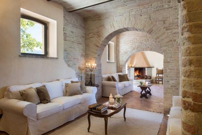 Villa ad Assisi soggiorno piano terra 