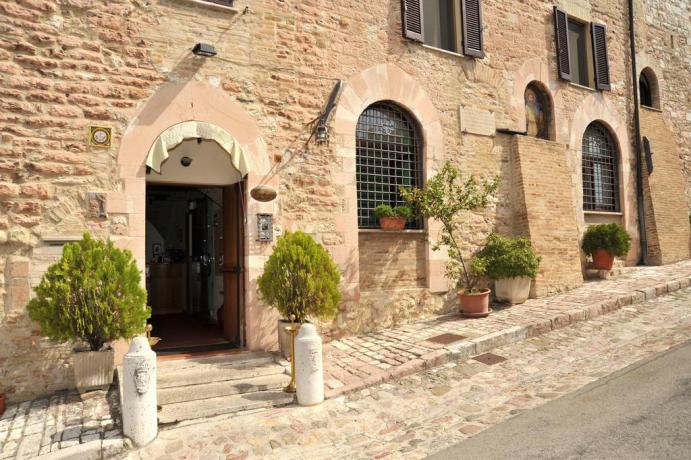 Hotel per pellegrini e turisti vicino San Francesco 