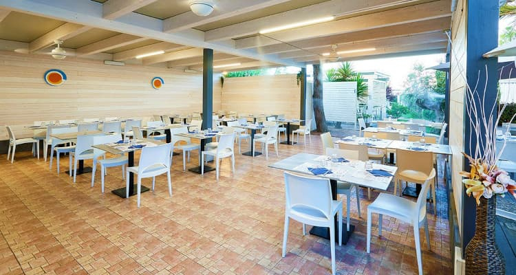 Ampia Sala Ristorante climatizzata: Villaggio Emmanuele 