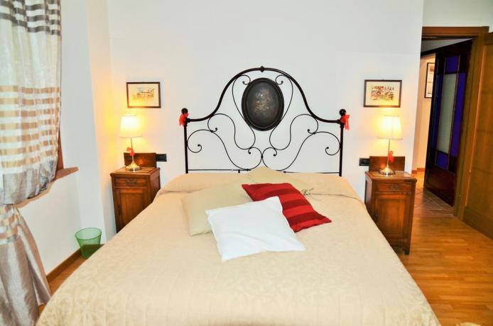 Camera da letto con letti singoli o matrimoniali