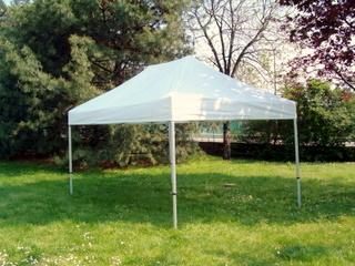 Esempio GAZEBO in alluminio tutto aperto.