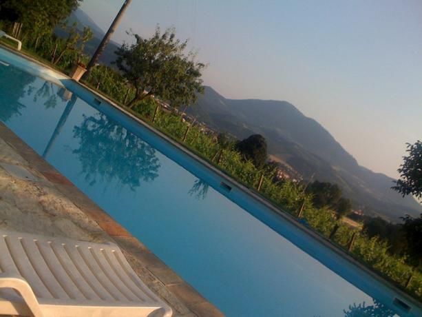 Piscina Panoramica in Agriturismo vicino Gubbio 