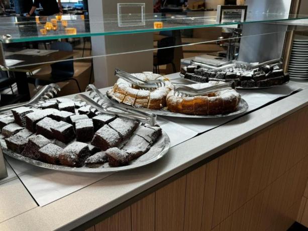 Buffet dolci in ristorante del villaggio Selinunte 