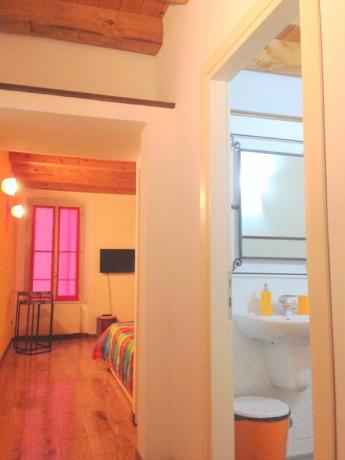 Appartamento con Bagno privato e letto matrimoniale B&B