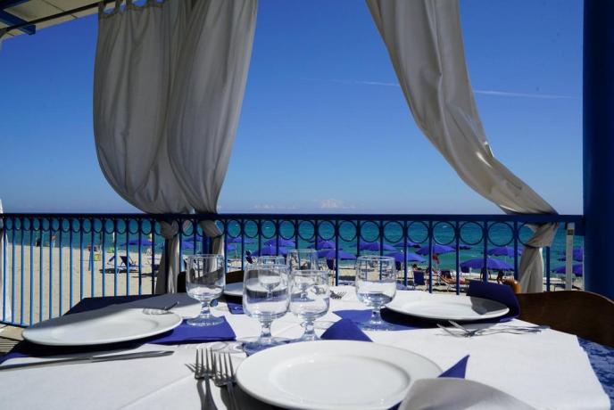 Hotel-Residence Ristorante fronte mare Sellia-marina 