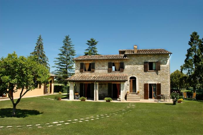 Splendido Casale per Vacanza in Umbria, Appartamenti-Vacanza