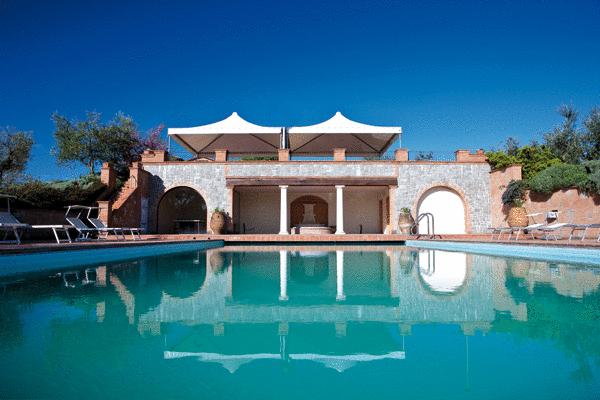 Albergo Pozzuolo con piscina esterna e vista lago 