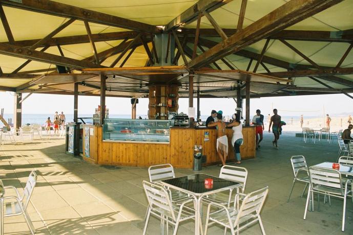Bar-ristorante in spiaggia fronte villaggio Porto-Torres Sardegna 