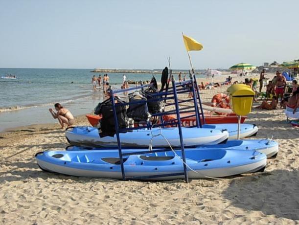 Canoe in Spiaggia a Grottammare  