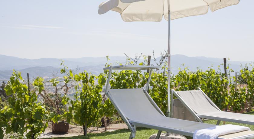 Piscina Panoramica in Villaggio con Animazione