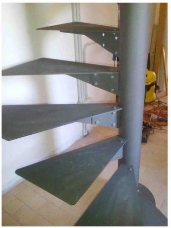 Scala in ferro gradino in marmo parapetto inox scale da interno ed ... Come costruire una scala a chiocciola