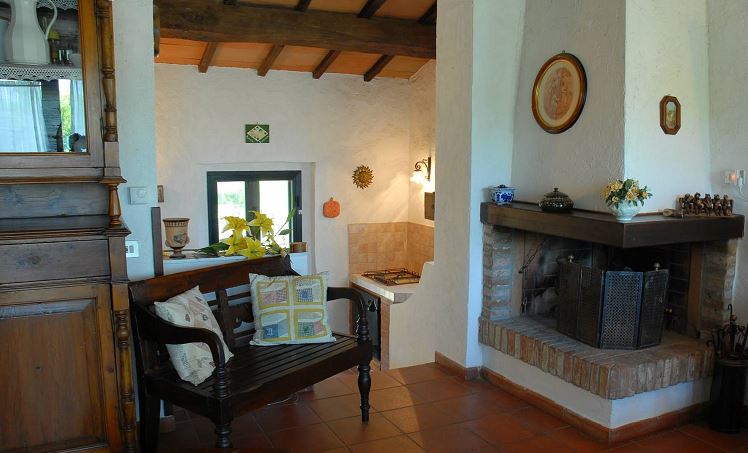 Appartamenti Umbria in villa salone e camino