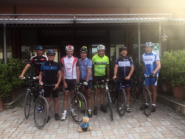Gruppo di Ciclisti ospiti Hotel Passignano Trasimeno 