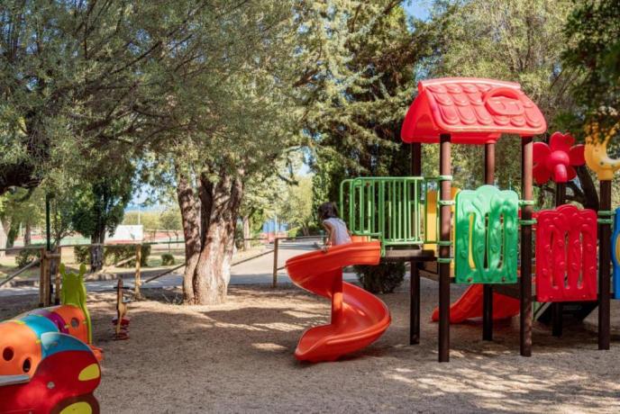 Animazione e spazio giochi per bambini 
