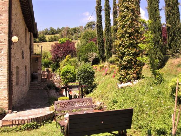 Esterno B&B vicino Umbertide con giardino 