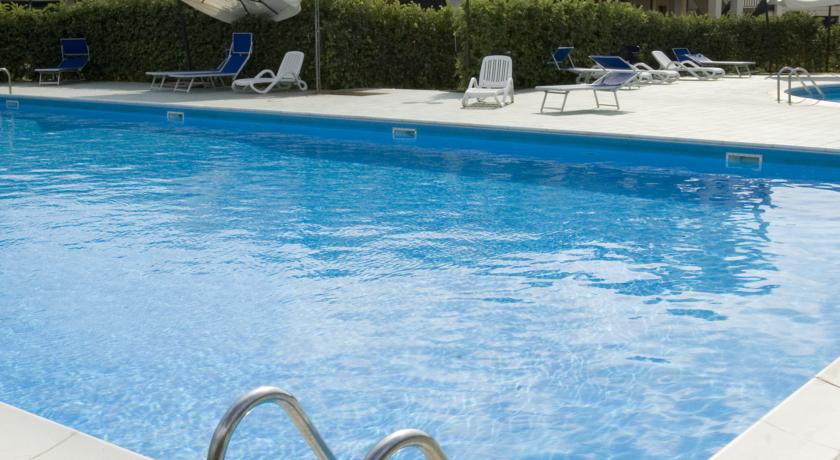 Piscina Tennis Parco giochi vicino Spiaggia Scoglitti