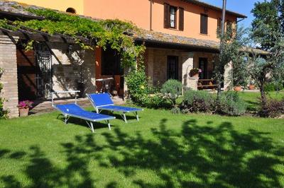 solarium e piscina villa indipendente tordandrea 