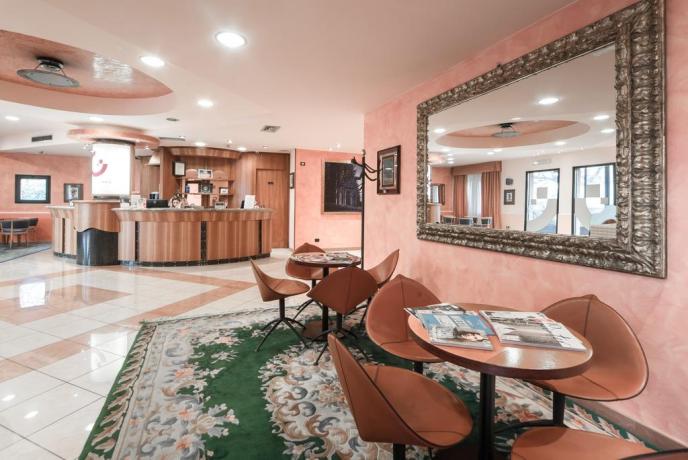 Ricevimento moderno a L'hotel di Modena