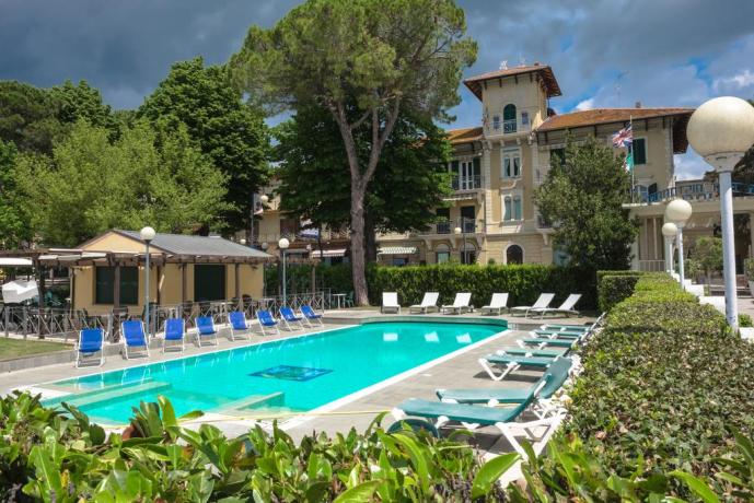 piscina per ospiti sul trasimeno 