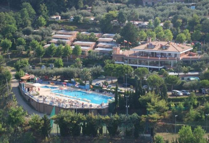 Villaggio turistico 3 stelle con piscine-impianti sportivi- Silvi-marina 