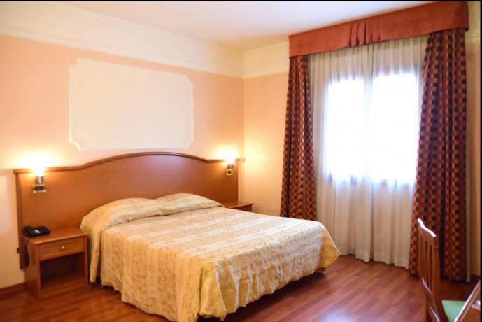 Hotel 4 stelle con Piscina Coperta a Caserta