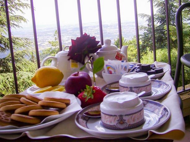Camere con balcone, colazione in camera