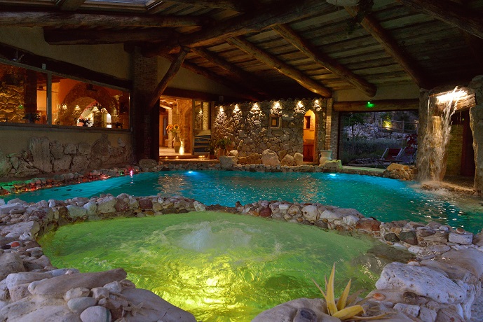 Resort con centro benessere e Spa privata dotata di piscina coperta e sauna a Terni in Umbria, vicino Roma