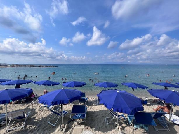 Villaggio vicino alla Baia di Briatico con Piscina 