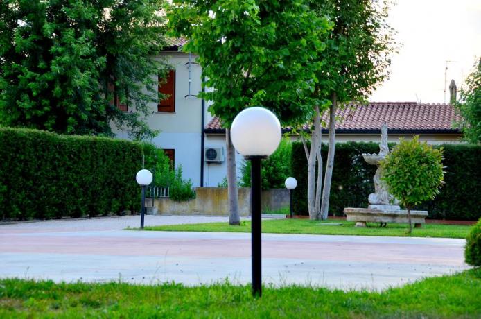 Giardino B&B vicino Stazione ferroviaria di Montagnana