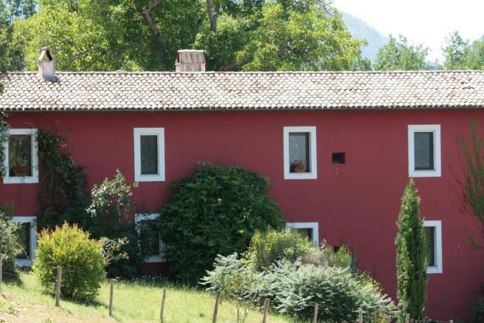 La casa fronte strada